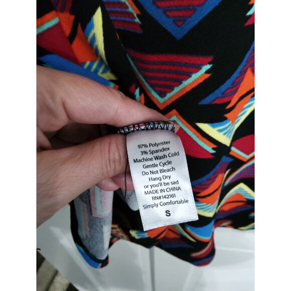 $Art to wear geometric Retro womens midi skirt Size Small pattern soft layerable - Picture 5 of 5